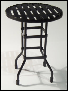 Bistro-Stehtisch, aus Metall, Farbe schwarz)